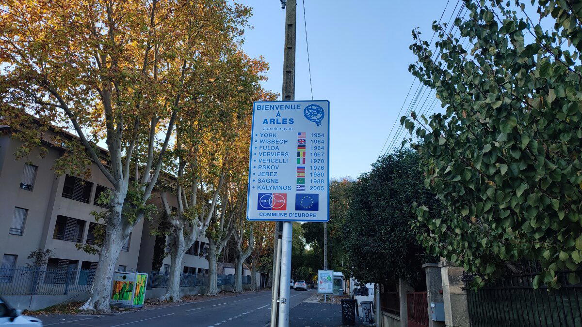 Кстати Псков, город побратим.