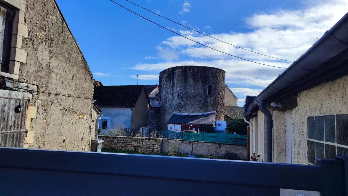 Остатки крепости, теперь сараи во дворах домов