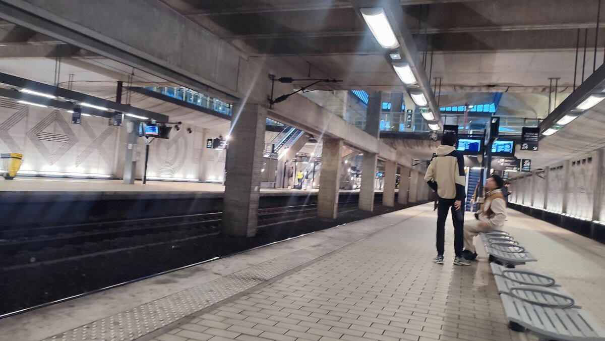 Станция Шарль же Голль 