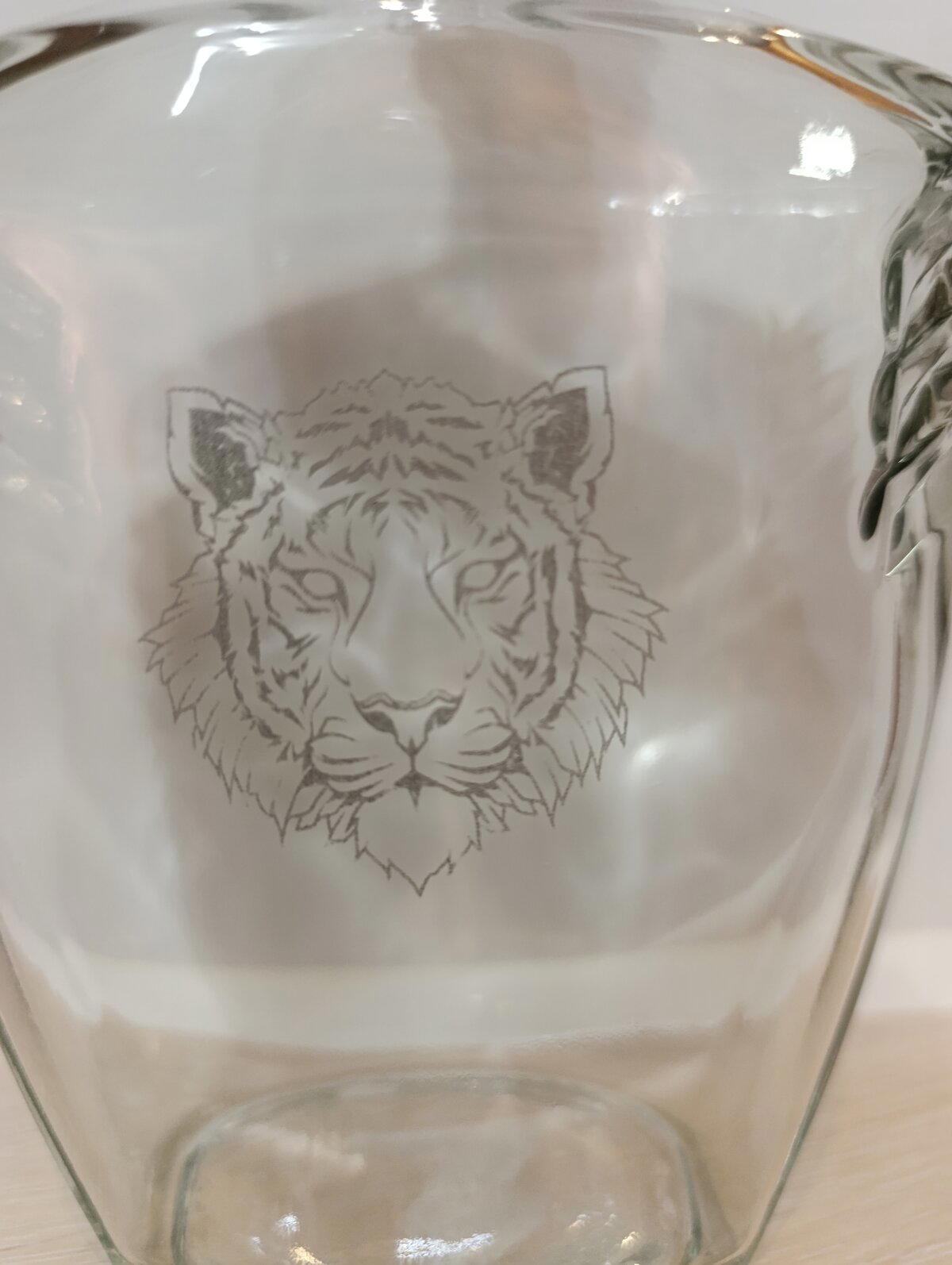 Пленку снимаем под струей теплой воды