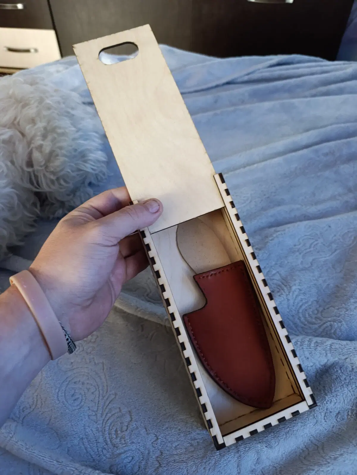 И собираю коробку для ножа