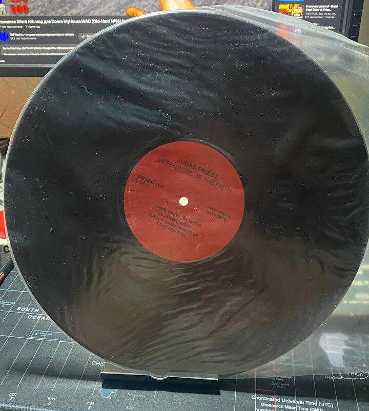 Да, в пакетике, чтоб пылюка не летела