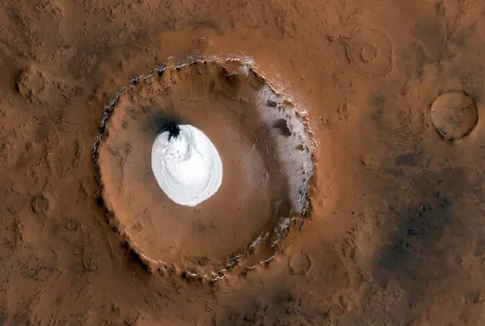 Изображение кратера Лаут, улучшенное с помощью ИИ / © ESA/DLR/TheSpaceway