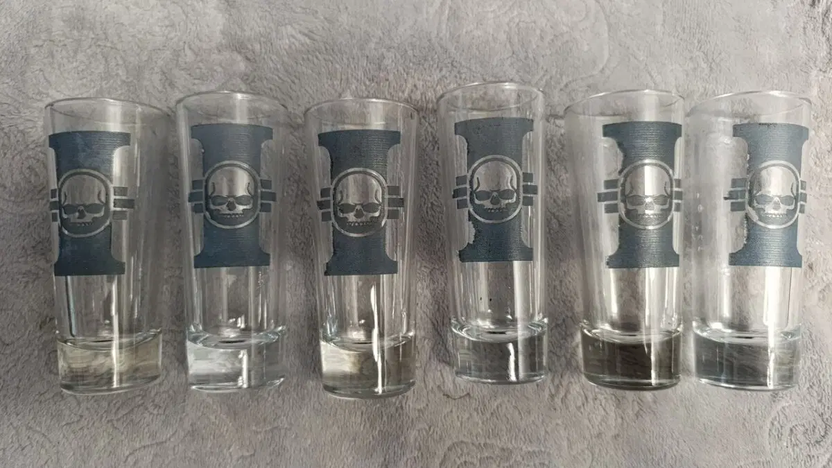 Да местами краска легла плохо, но создаётся ощущения что шоты побывали во многих обитаемых мира))))