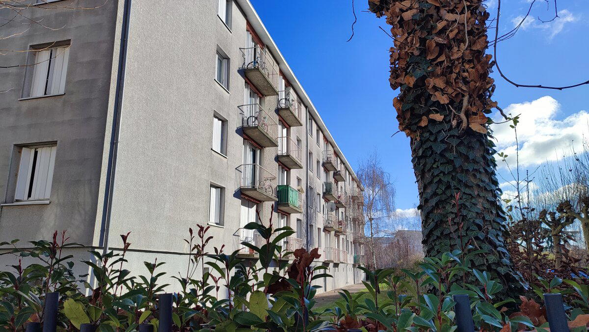 На каждом балконе велосипед.