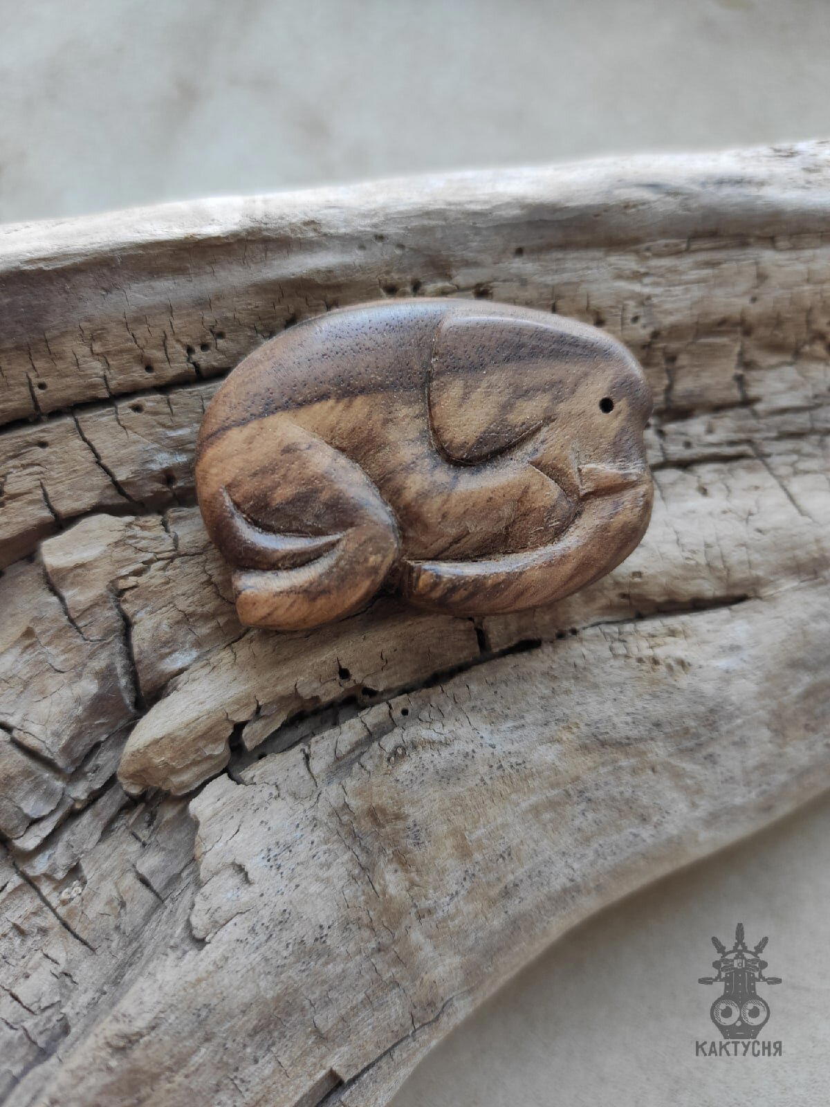 Слон из ореха