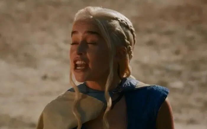 Переводить ли названия, имена и подобное?