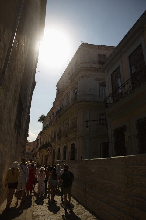 Улочки-улочки. Везде история, Франция, Испания, Асашай, независимость.