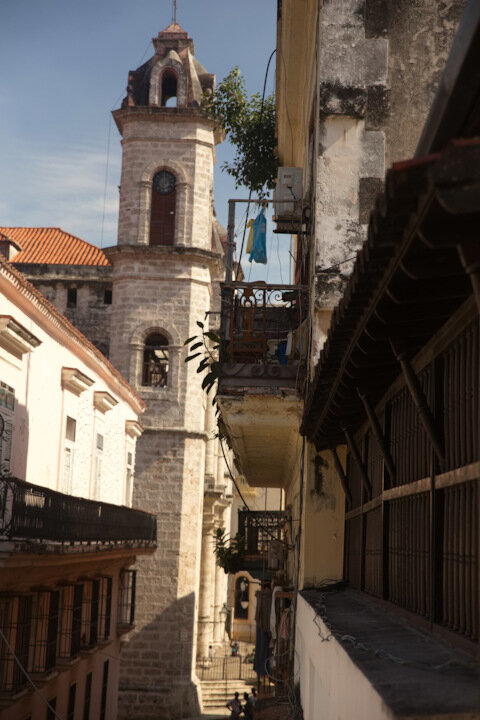 С балкона кафея вид.