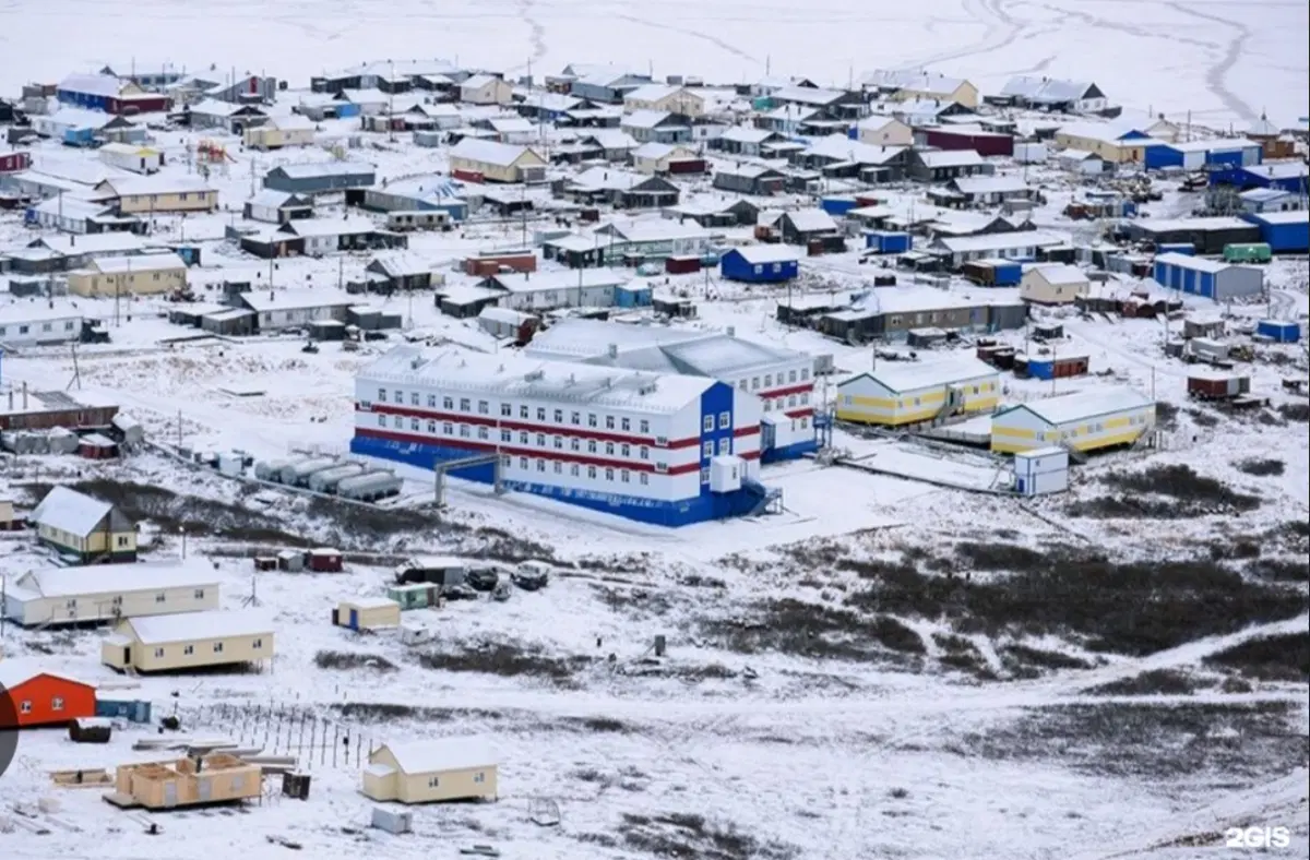 Численность населения поселка по состоянию на 01.01.2020 года составляет 2003 человека, в том числе представителей коренных малочисленных народностей Севера 1744 человека. Ведут кочевой образ жизни 1107 человек, 232 кочевых семьи.