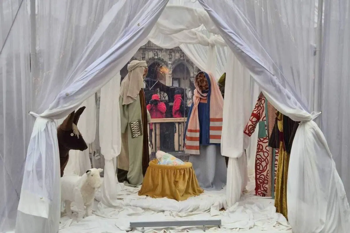 Какие ассоциации вызывает инсталляция? Напишите в комментариях, даже если они матерные :)