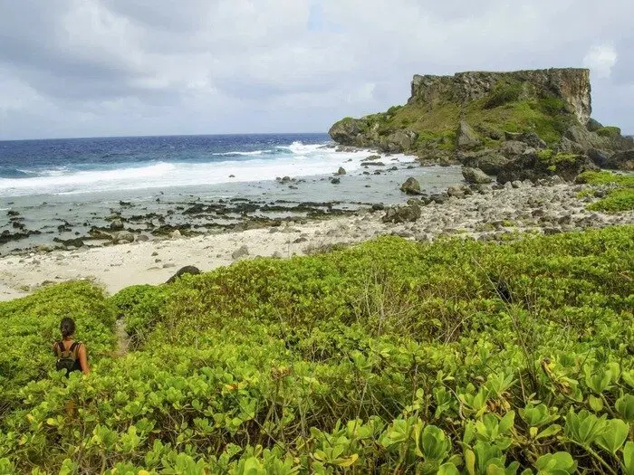 Один из северных Марианских островов. Вся эта красота — результат разрушительного процесса, протекающего глубоко под водой / © opulentroutes.com