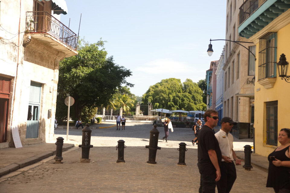 Великая местная традиция — закапывать жопом кверху пушки.