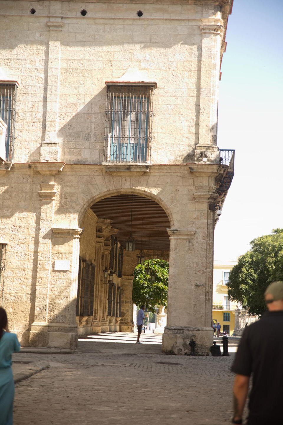 Да, вся публикация — про узкие улочки.