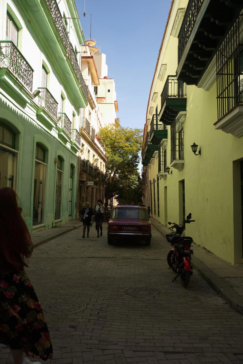 Горизонты стабильно завалены т.к. сквозь очки ничего не видно в видоискателе, поверх очков нормально не посмотреть, а рука ещё не откалибрована под новую для меня камеру. Повторюсь, Полтос был бы ловчее.