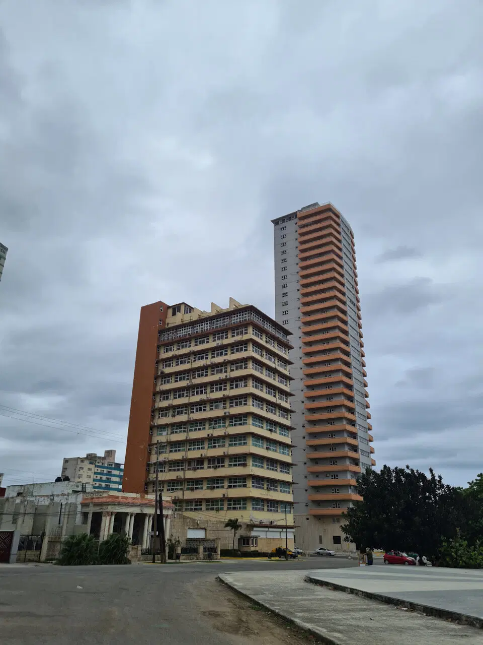 Какое-то здание