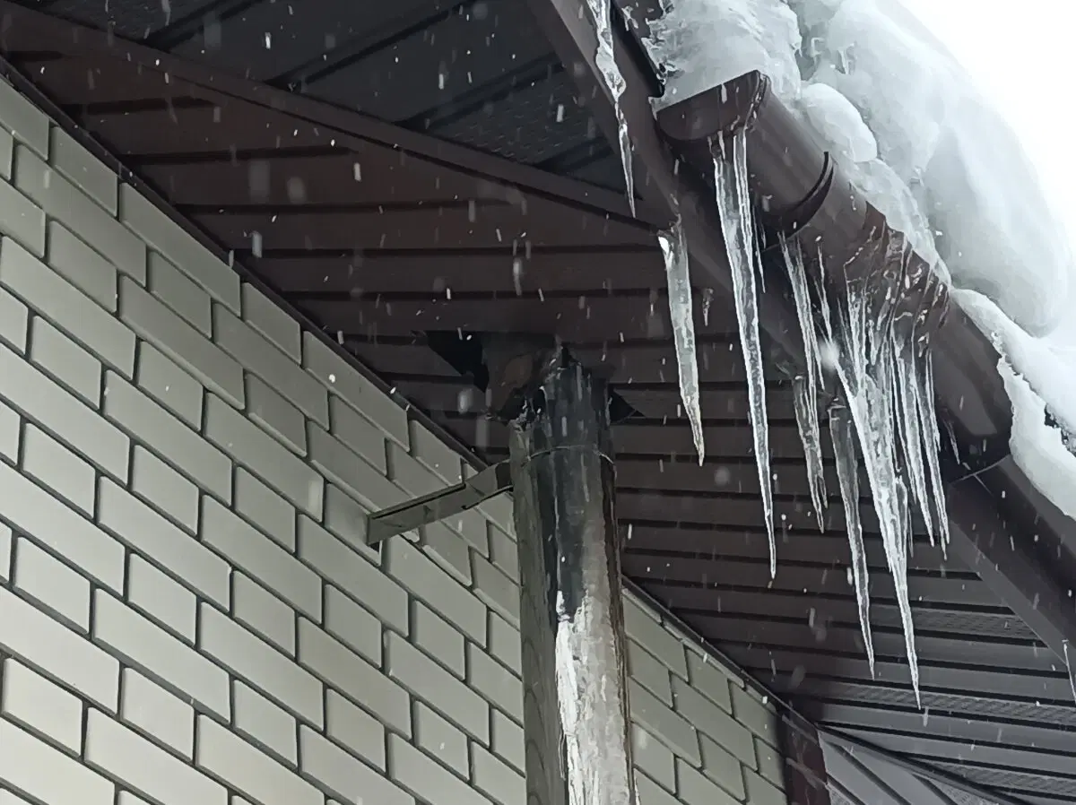 Каркасный псевдодом, построенный "я строителем" на продажу "для себя". Очередной технадзор дома перед покупкой