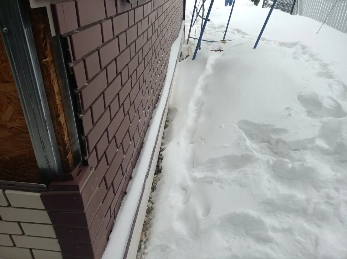 Каркасный псевдодом, построенный "я строителем" на продажу "для себя". Очередной технадзор дома перед покупкой