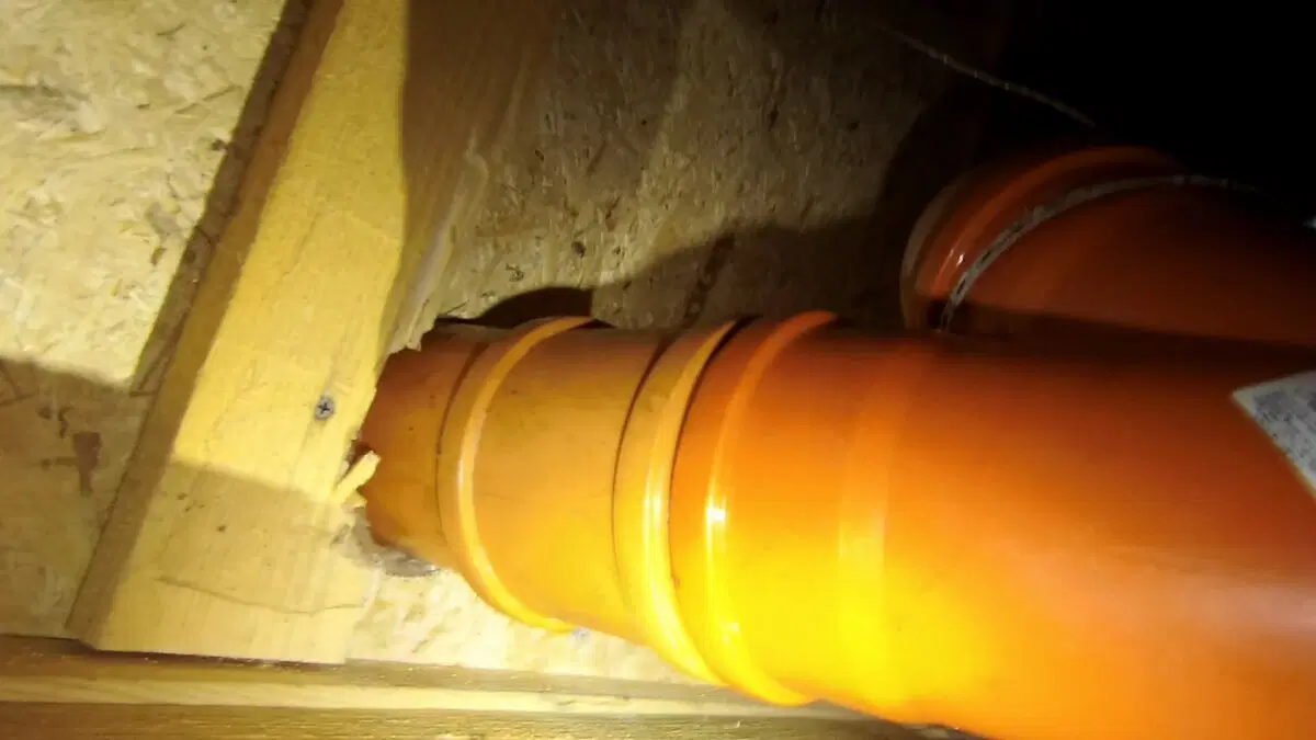 Каркасный псевдодом, построенный "я строителем" на продажу "для себя". Очередной технадзор дома перед покупкой