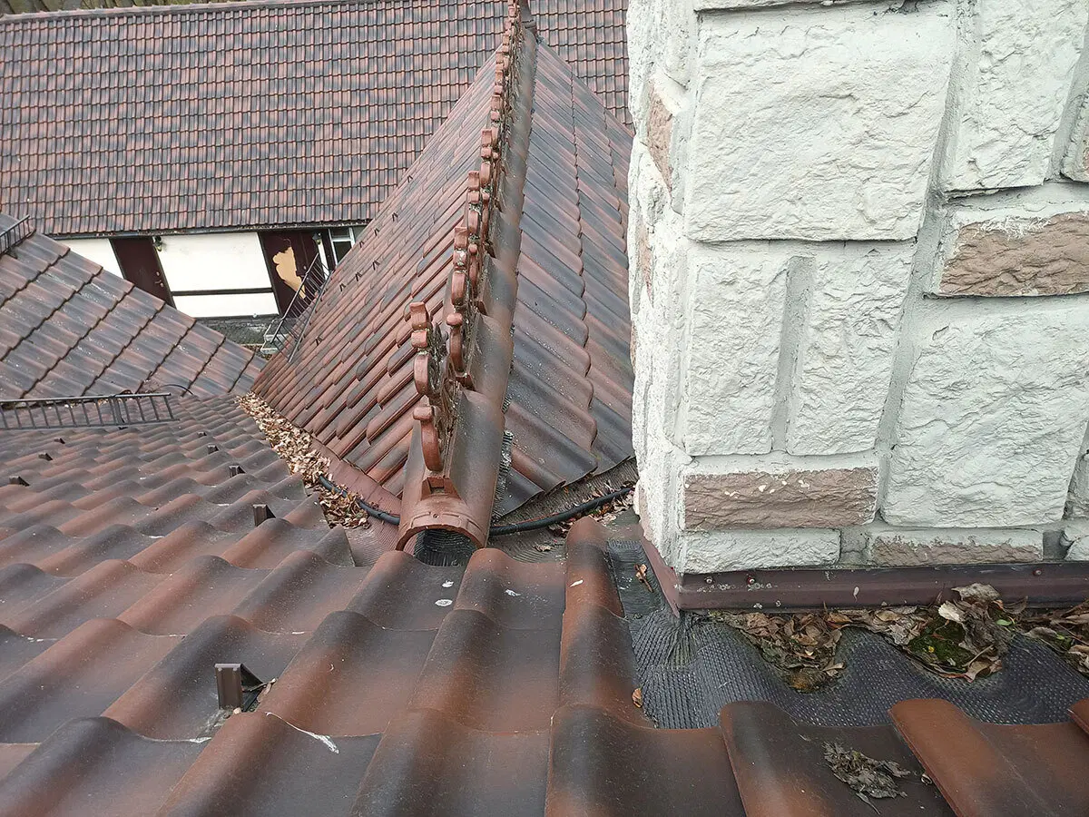 Богатые тоже плачут. И хотят впарить руины задорого. Или, как я не дал заказчикам купить поместье за 50 млн. рублей