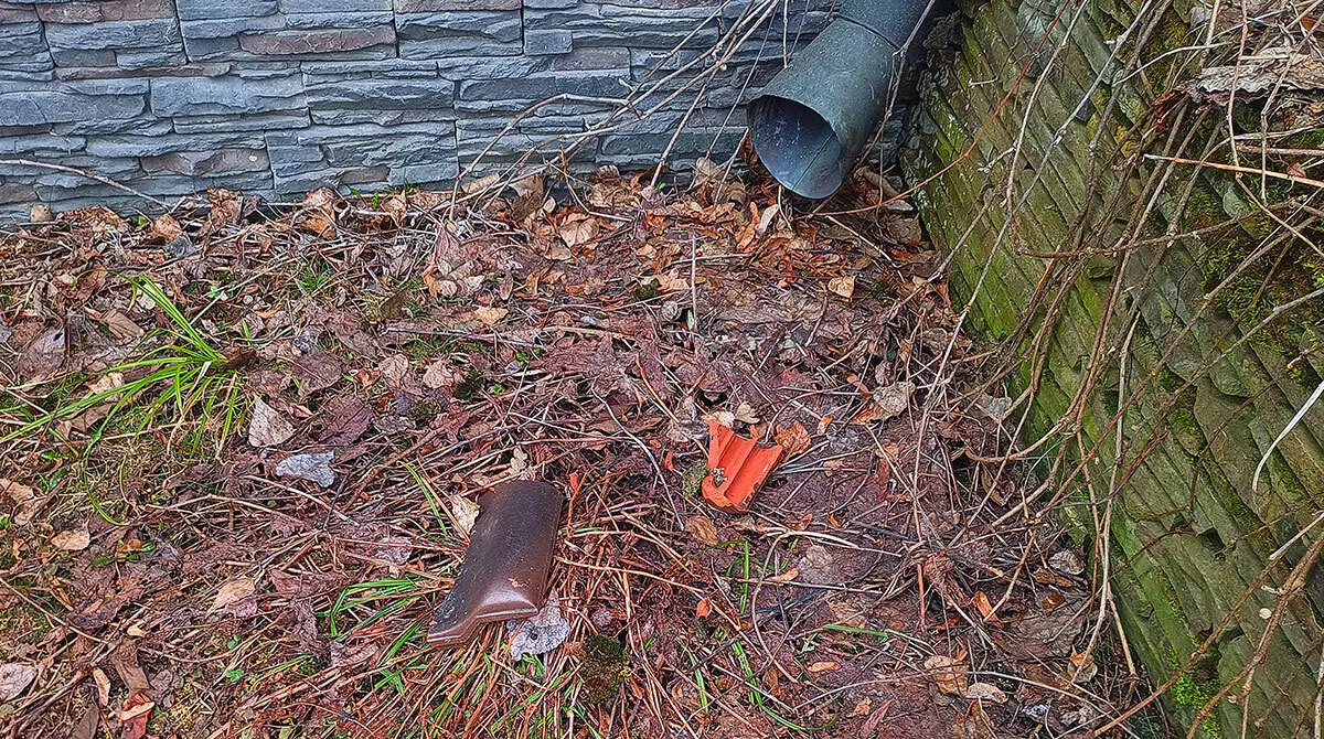 Богатые тоже плачут. И хотят впарить руины задорого. Или, как я не дал заказчикам купить поместье за 50 млн. рублей