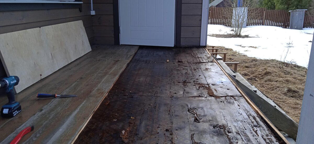 А что не так с верандой? Она сгнила!