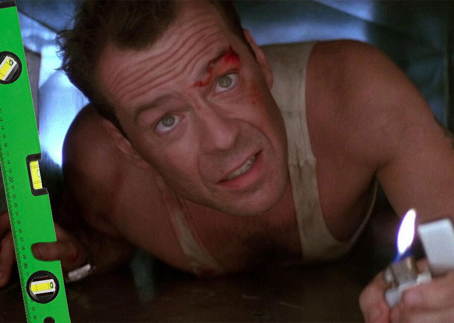 Агрокульт ползёт под перекрытием во время обследования.