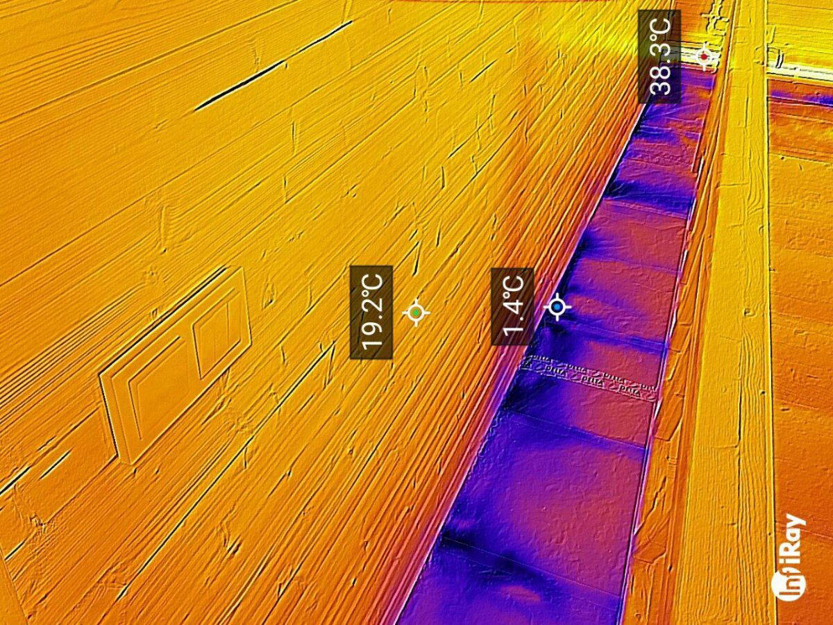 Синее - это следы притока холодного воздуха