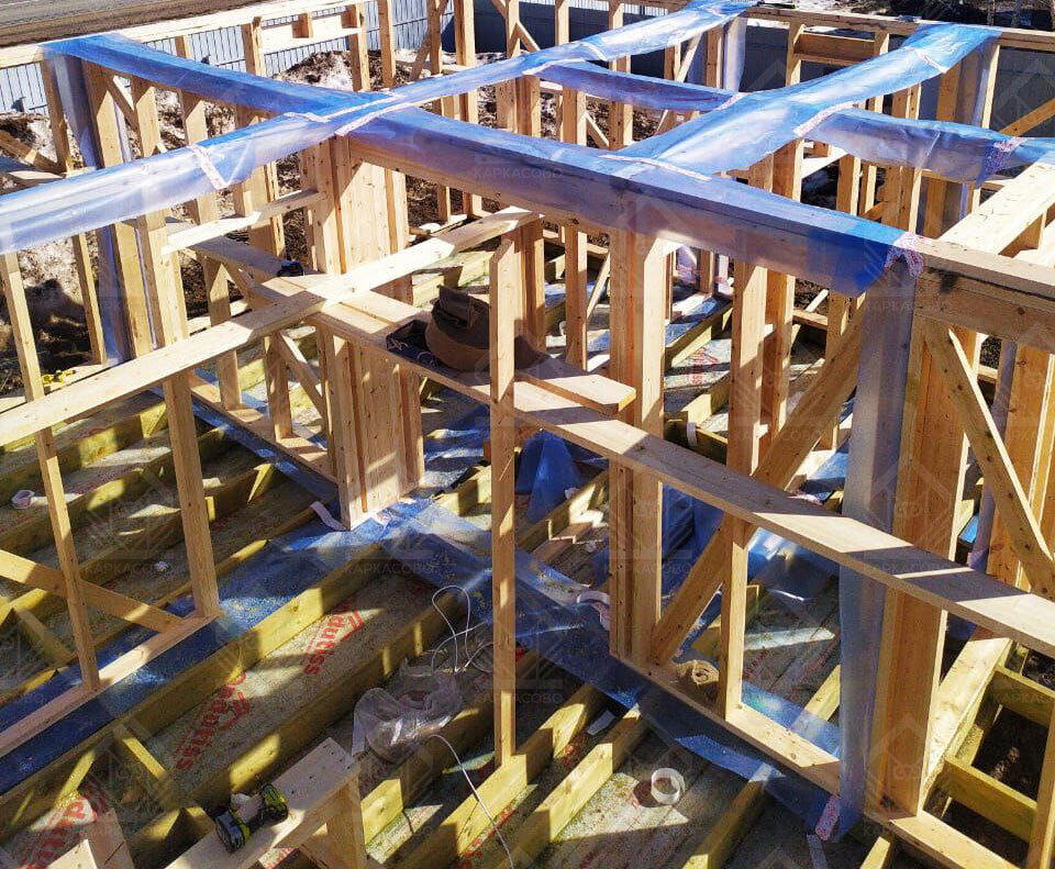 Ответ на пост «Каркасник в одну каску (на 99%) или жизнь в деревне на удалёнке»