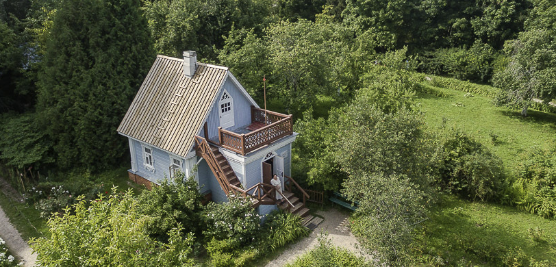 Антон Павлович тоже жил в деревне. История и цена флигеля Чехова