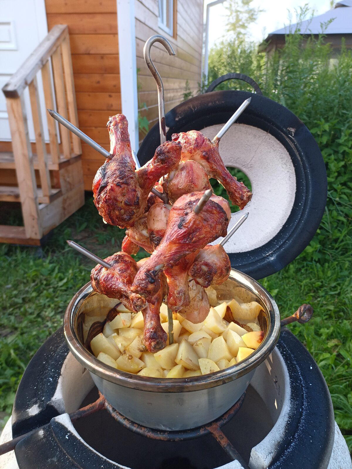 Раз, два, три! Йолочка, гори!