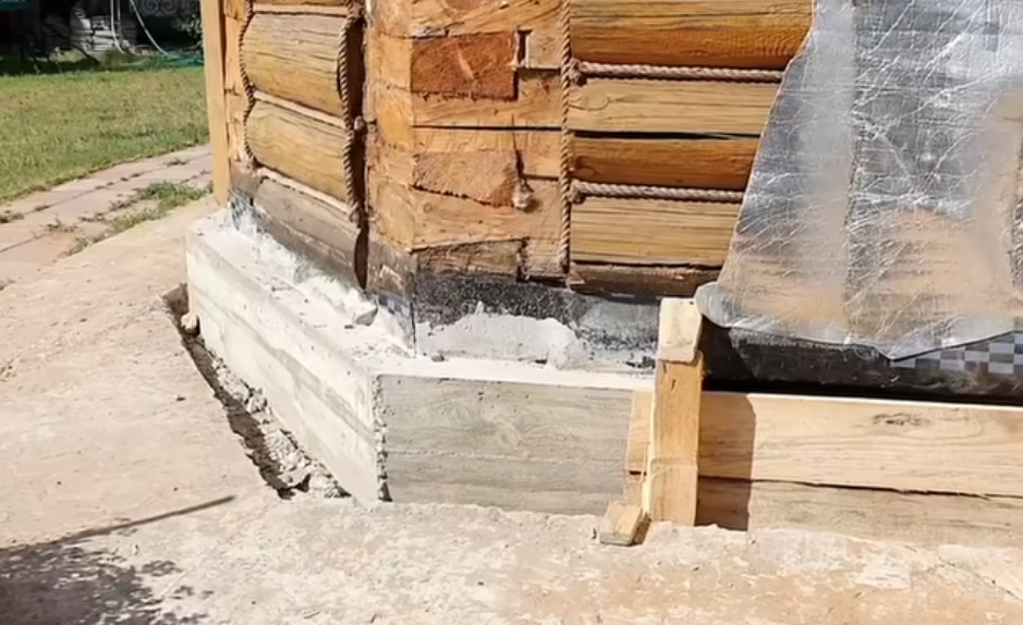 Мегапопадос. Человек продал квартиру и купил тёплый зимний сруб. Так ему казалось...