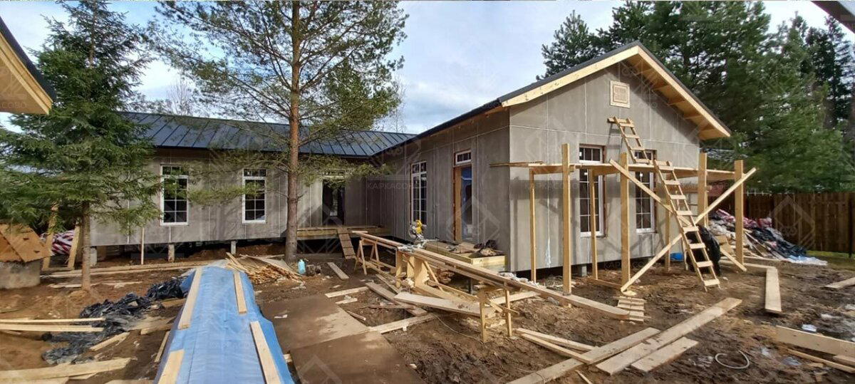 Почему я не выкладываю фото домов на сайте домостроительной компании?