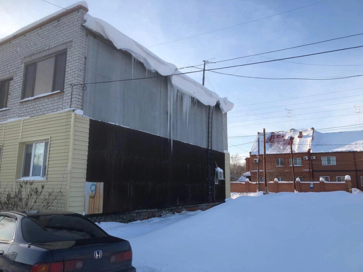 Сосульки против физики. О чём говорят сосульки на вашем загородном доме и почему они могут быть с любой стороны крыши