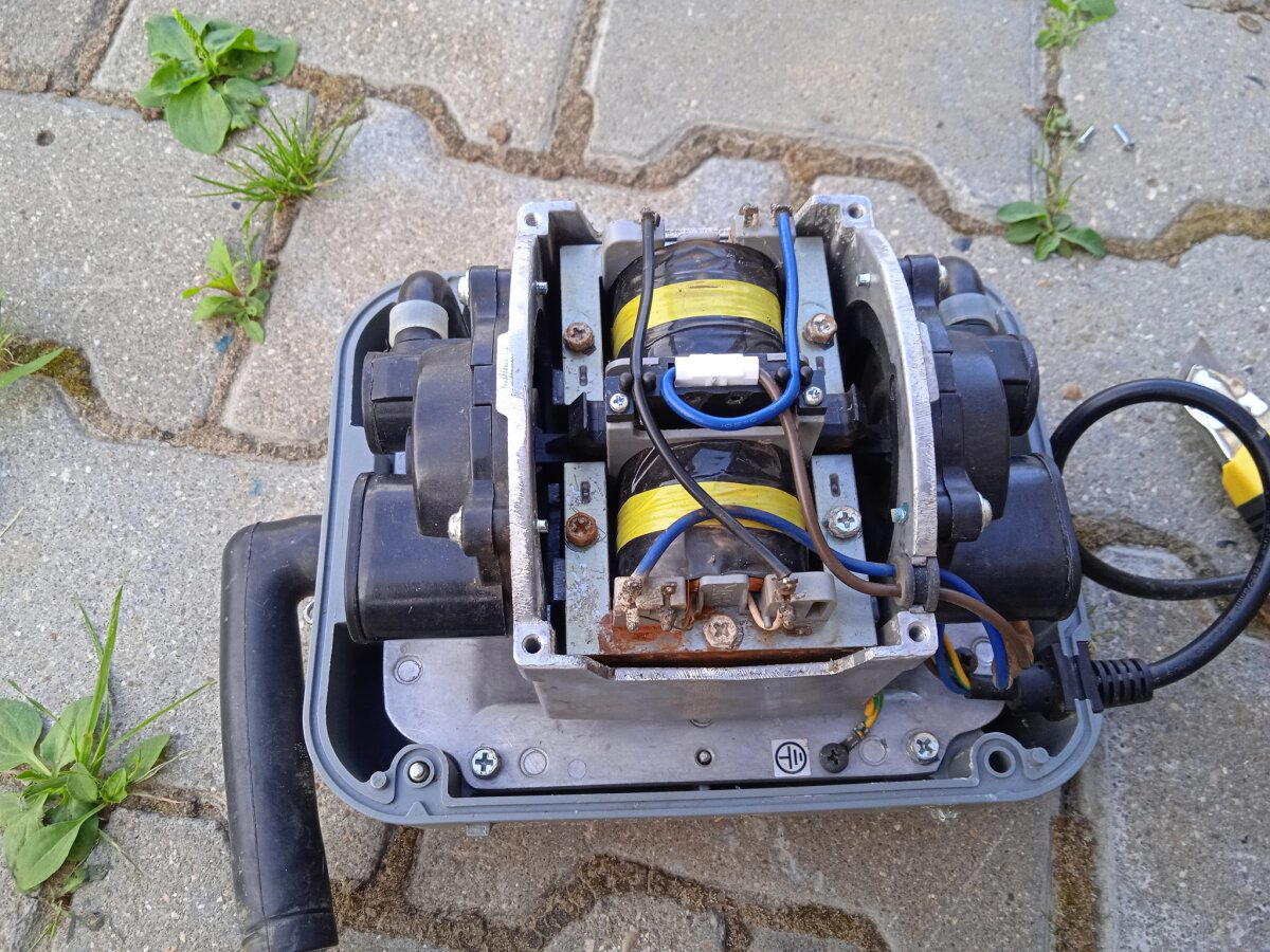 Раз, два, три, четыре, пять - в септик лезу я опять! Внезапный ремонт и ценовая политика производителя