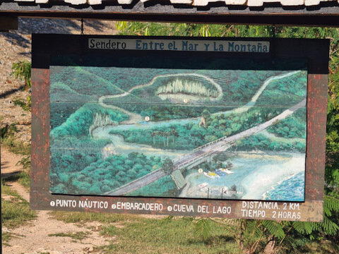 Экотропа. Их по стране протоптано и оформлено много.