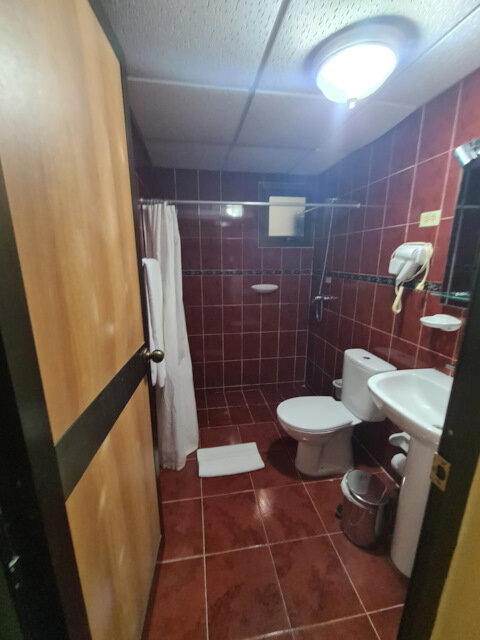 Бордовый санузел — не встречал.