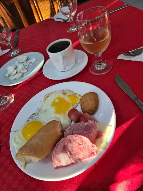 Вино поутру… Дайте одно!