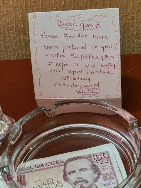 Оставлять песы на чай было менее обидно.