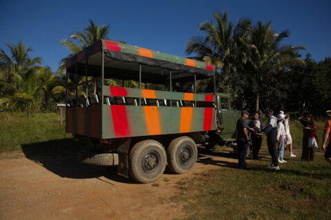 По звуку поняли, что мотор совсем неродной. Спросили у водителя — говорит, ЯМЗ