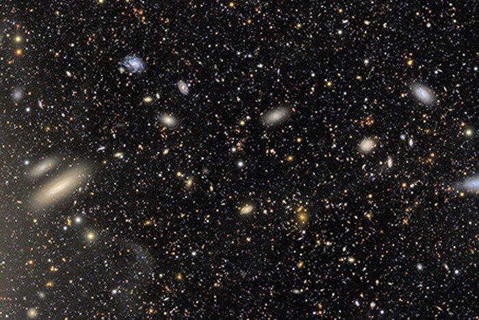 Практически все яркие точки в кадре — галактики / © NSF–DOE Vera C. Rubin Observatory