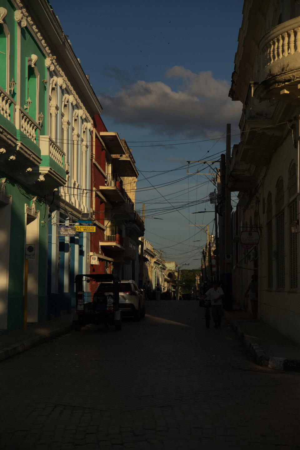 Вроде, там где-то купили мороженое. Вкусное, но быстротаящее.