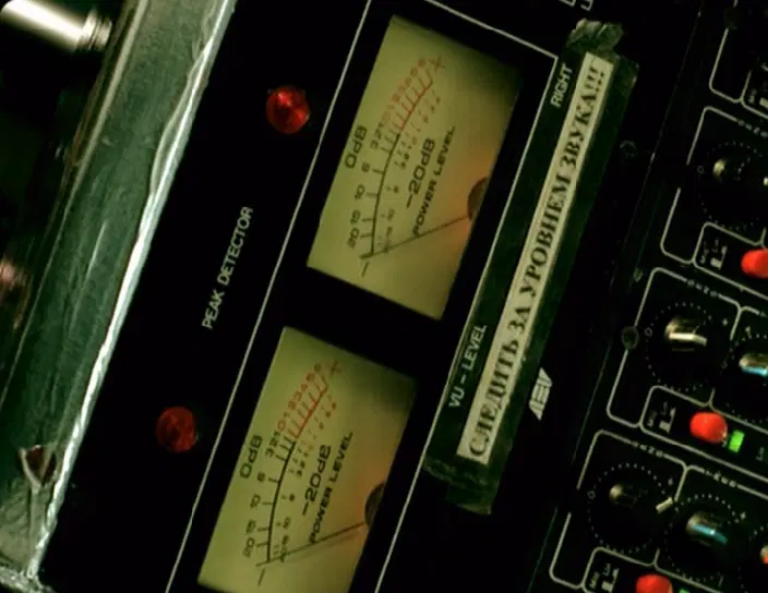 Кадра из фильма "ПитерФМ"