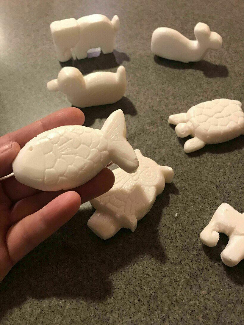 Рыбка из мыла, уронив рыбку в душе можешь так сказать и рыбку поиметь и на хер сесть...