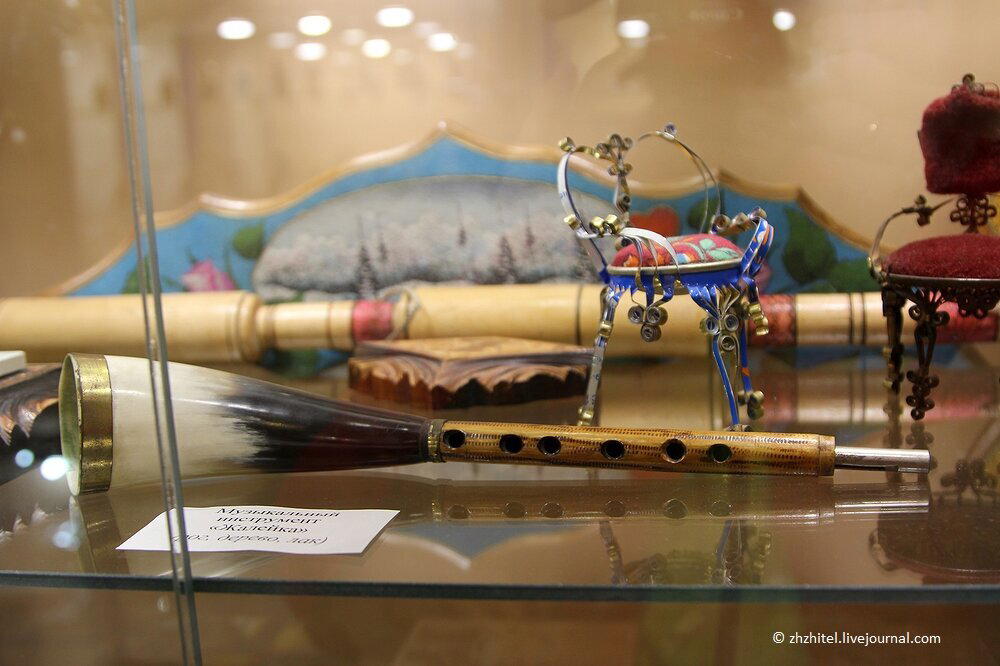 Рожки и флейты от бородатых мужчин