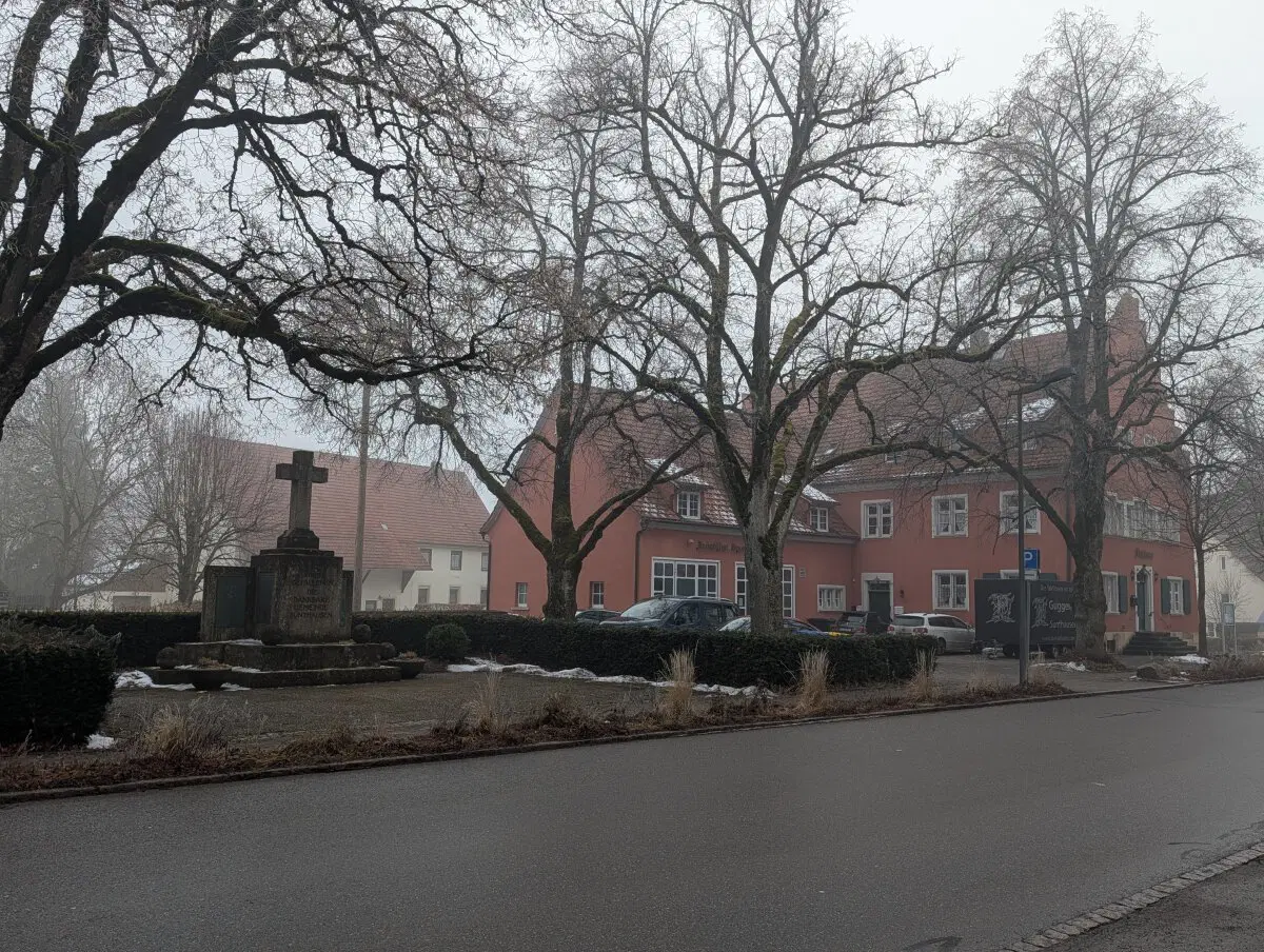 Памятник погибшим на войне.