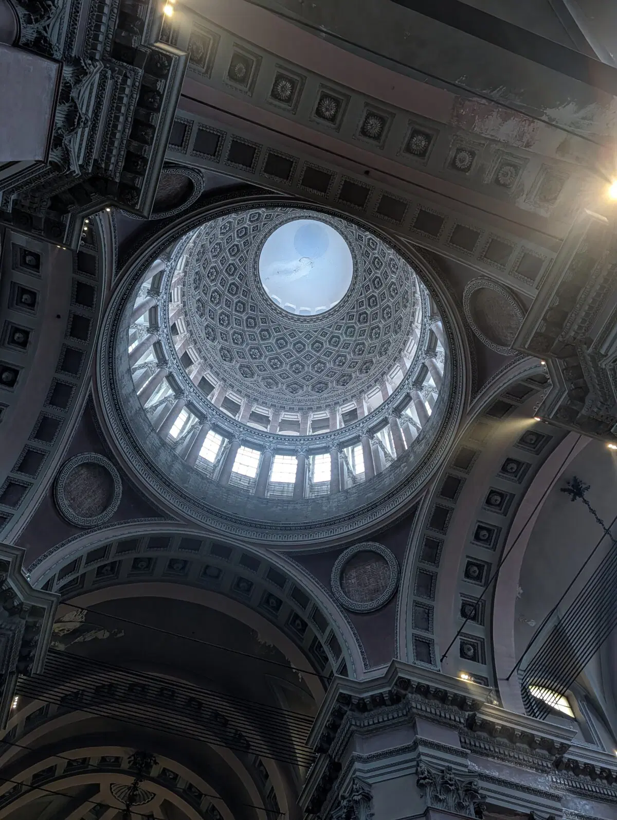 Купол изнутри, завораживает конечно.