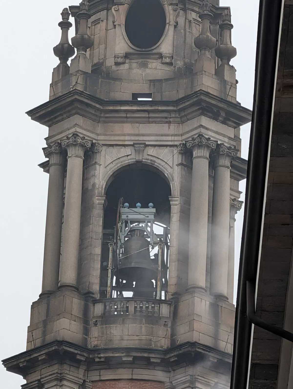 Он умеет приближать