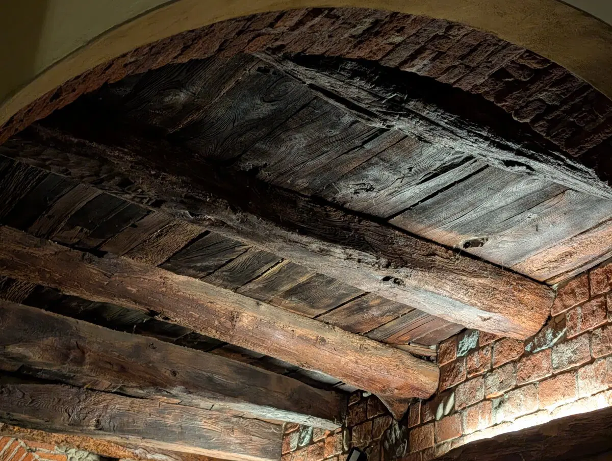 Старинные балки. 