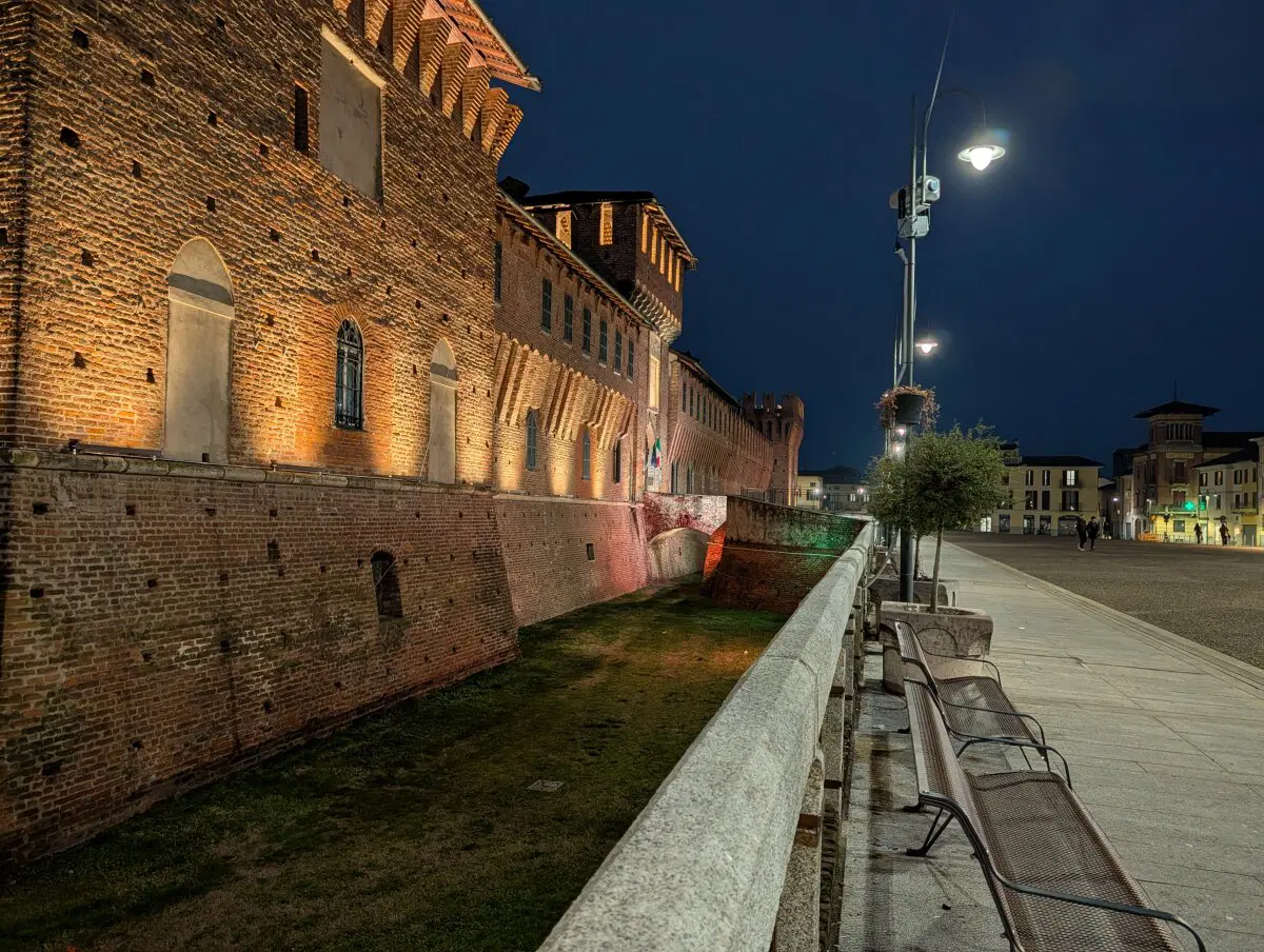 Похоже на московский кремль